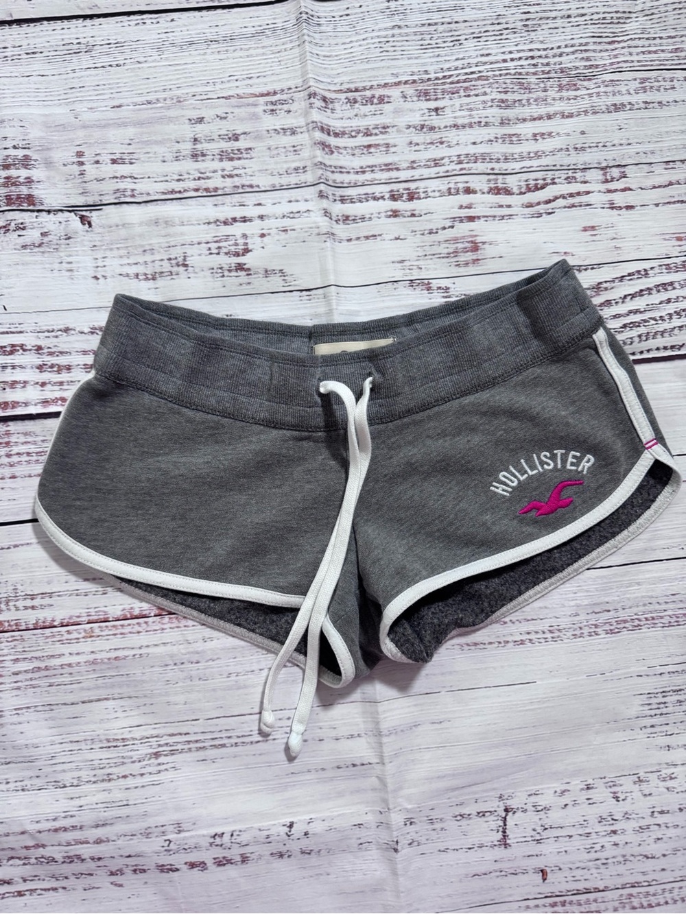Hollister Gray Athletic Y2K Mini Shorts with Pink Logo Small